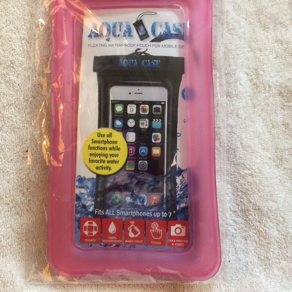 Pink Case is a FLOATING 100% waterproof pouch NWT
